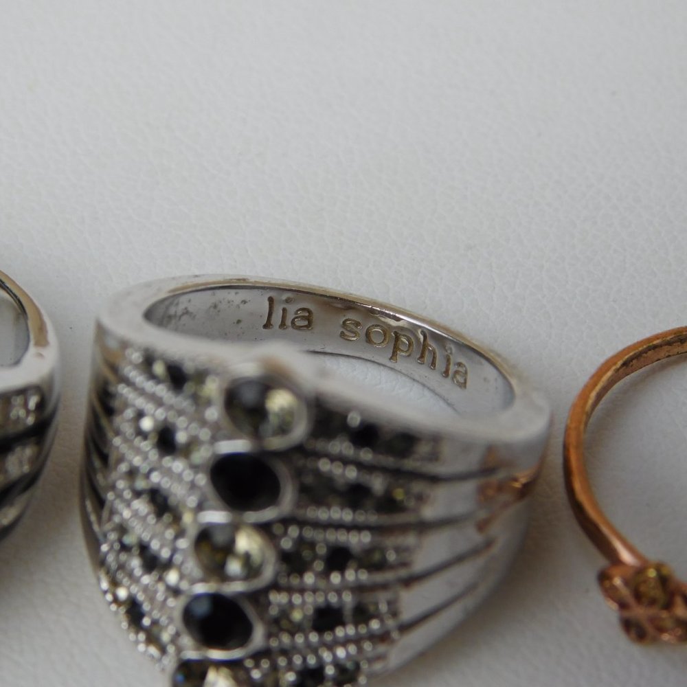 Vintage Lot of Six Rings includes lia sophia and Kiam Family - Picture 9 of 10